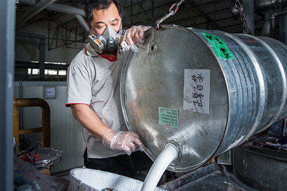 SANVO-aerosol-product-manufacturing-process-material-feeding