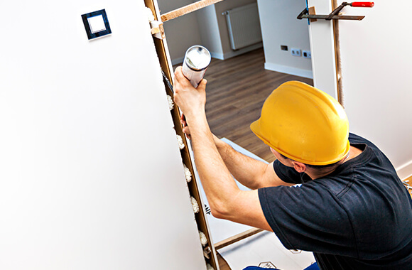 Filling of holes and gaps insulation of joints